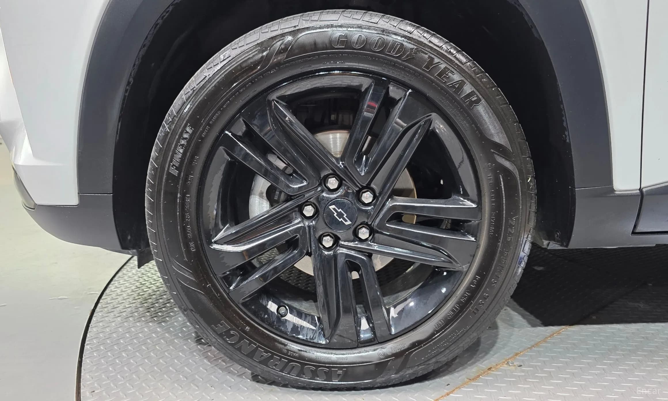 Trax Crossover