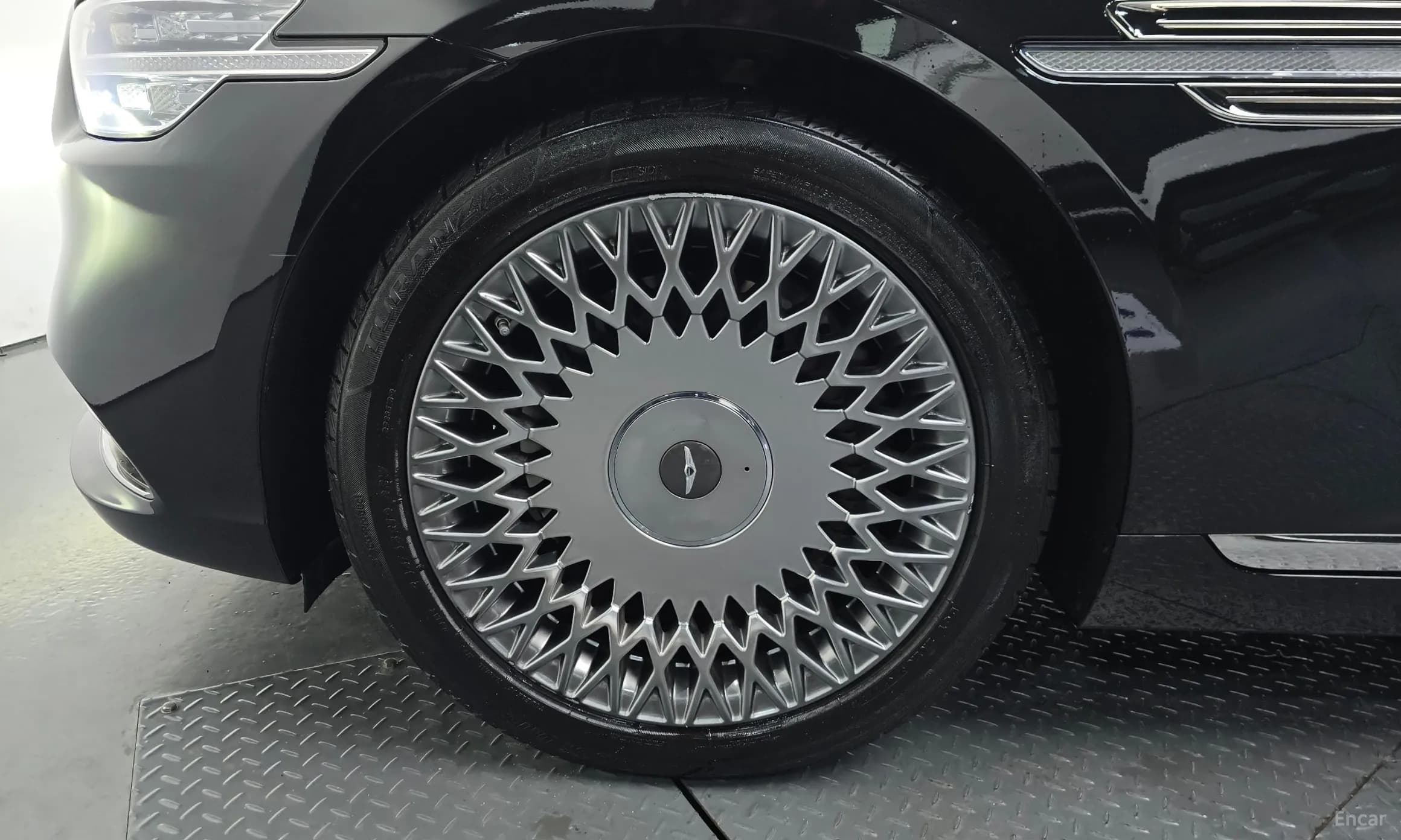 G90