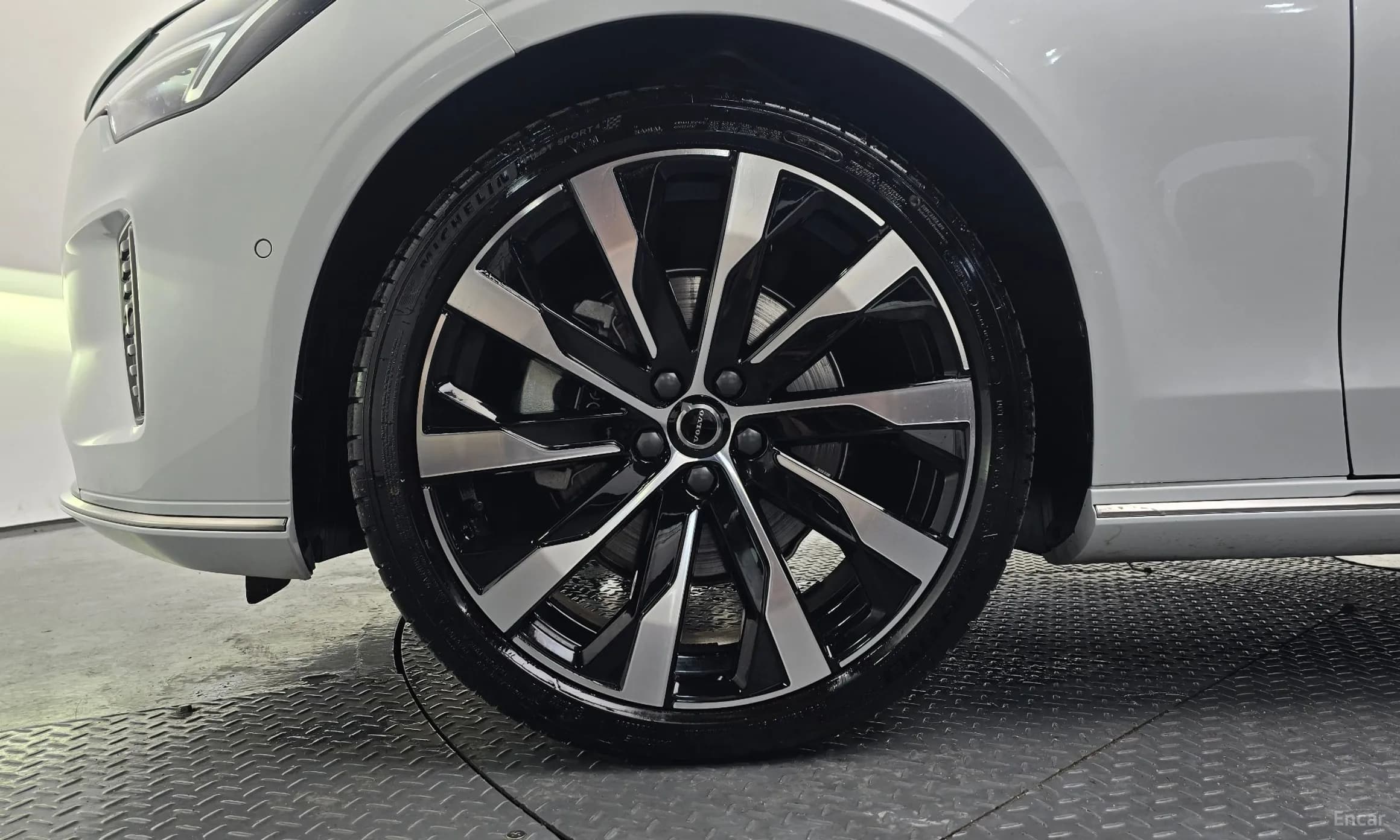 S90