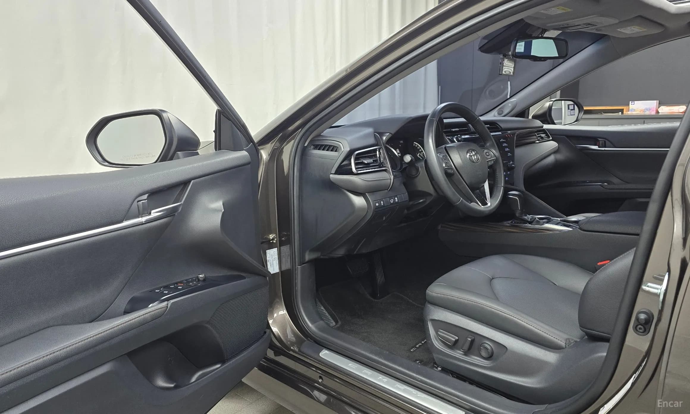 Camry (XV70)