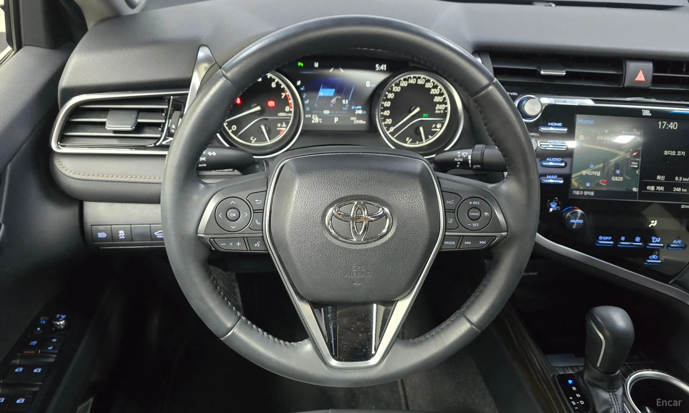 Camry (XV70)