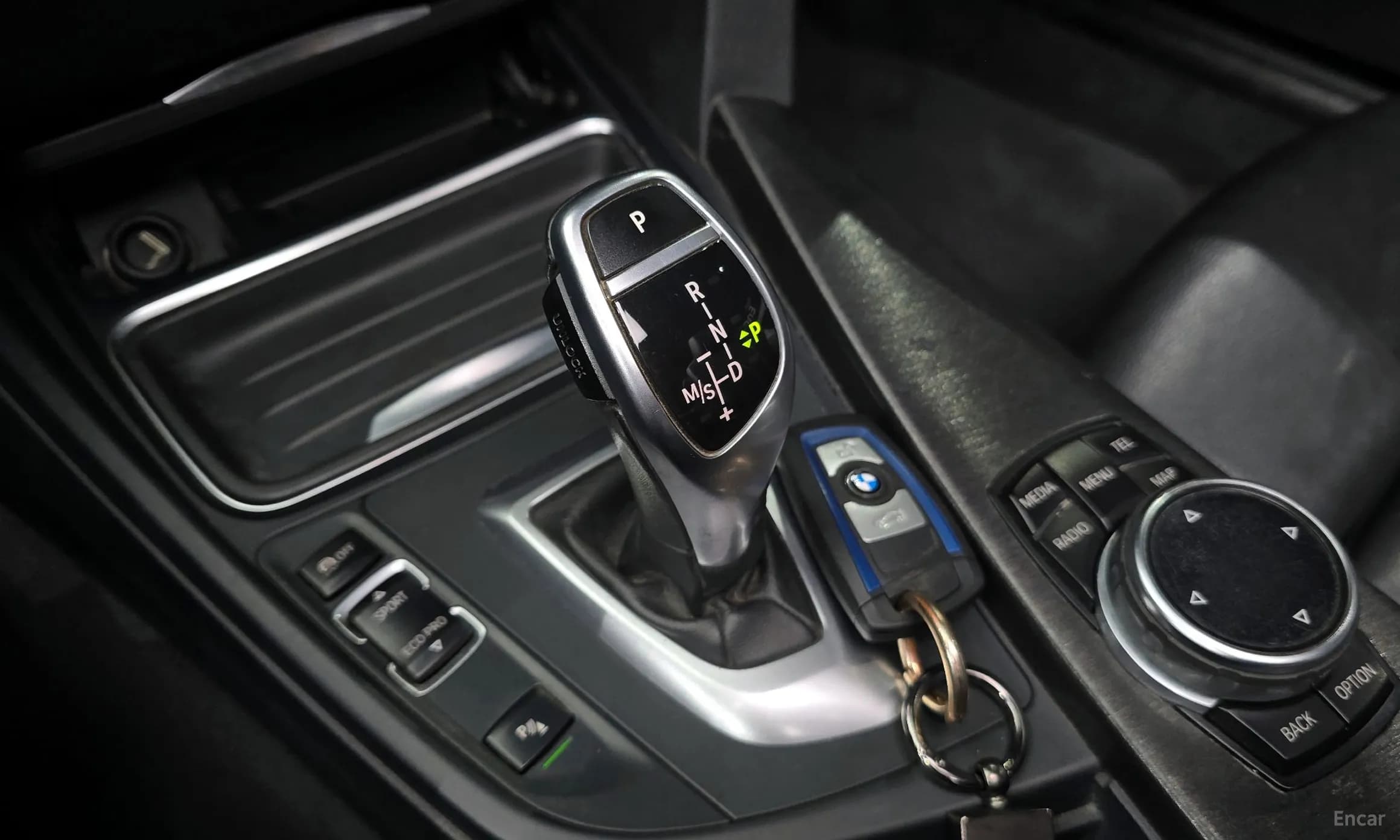 Series 4 (F32)