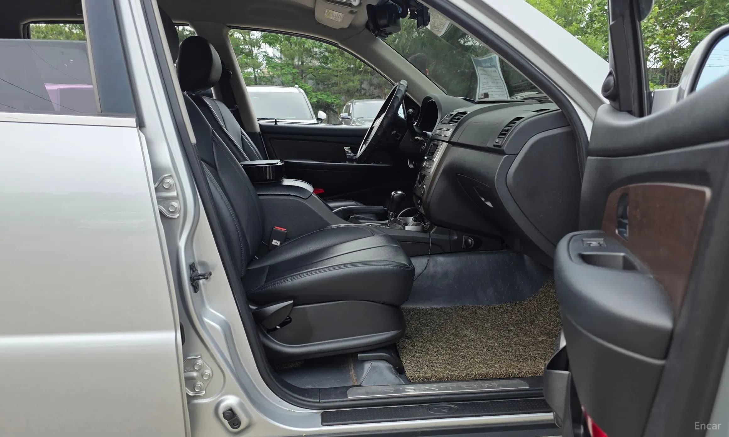 Rexton W