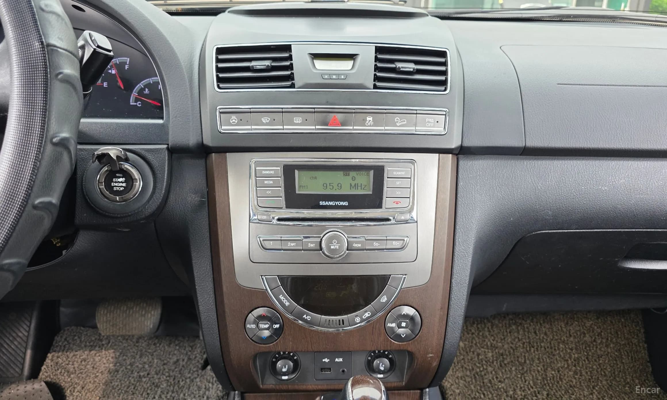 Rexton W