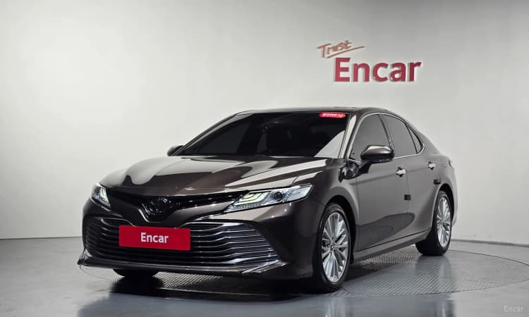 Camry (XV70)