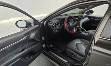 Camry (XV70)