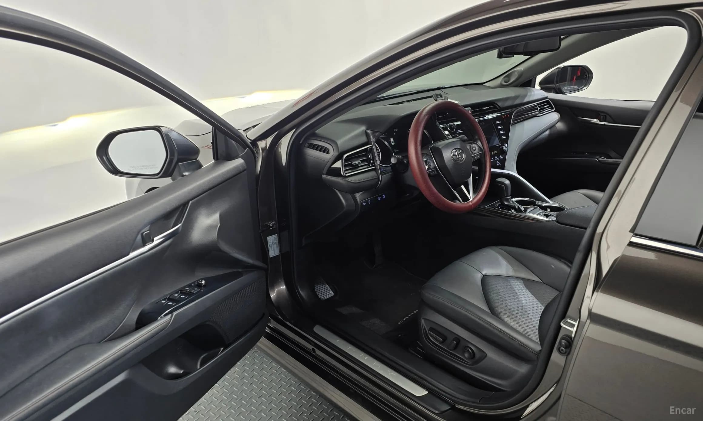 Camry (XV70)