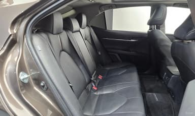 Camry (XV70)