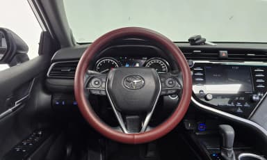 Camry (XV70)