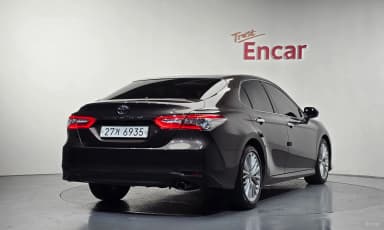 Camry (XV70)