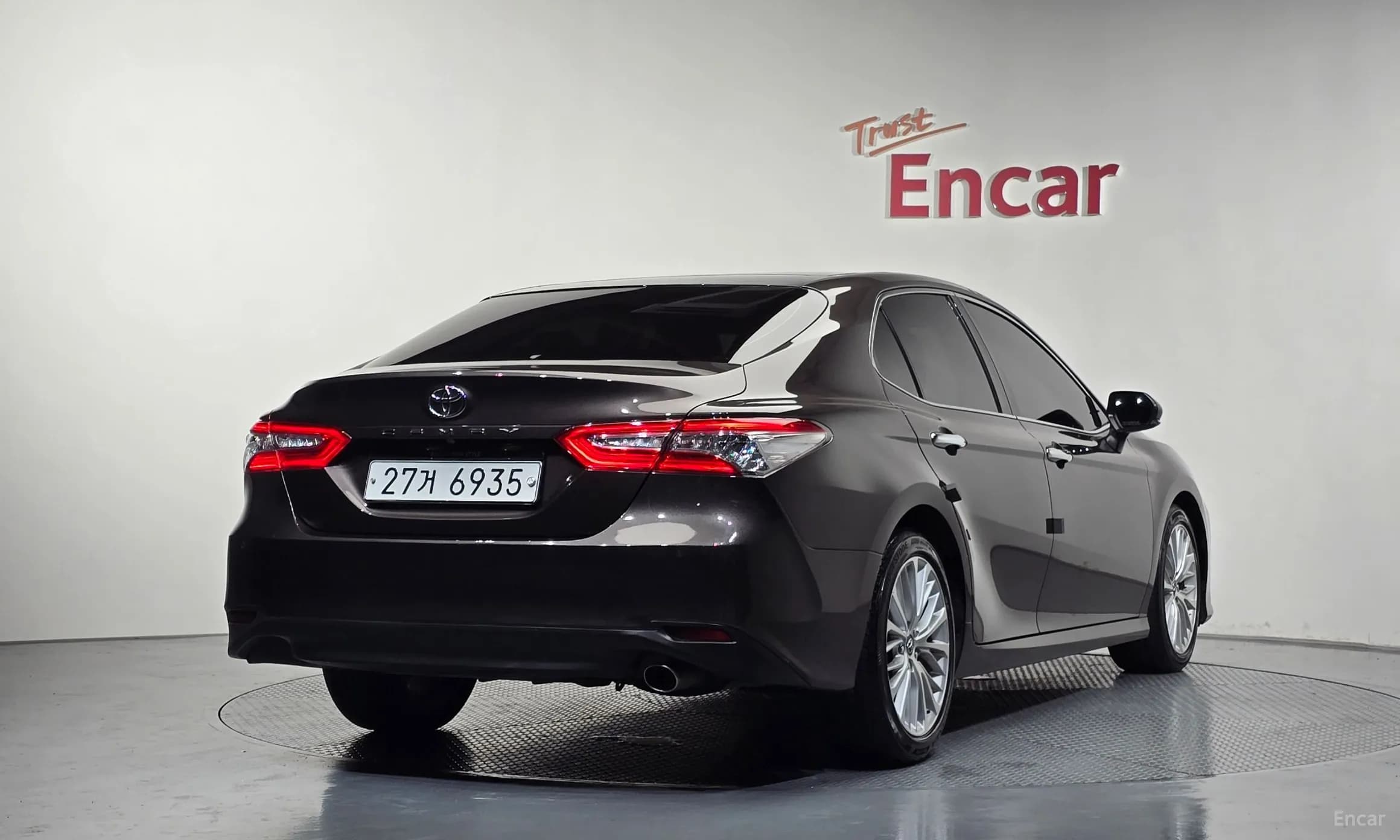 Camry (XV70)