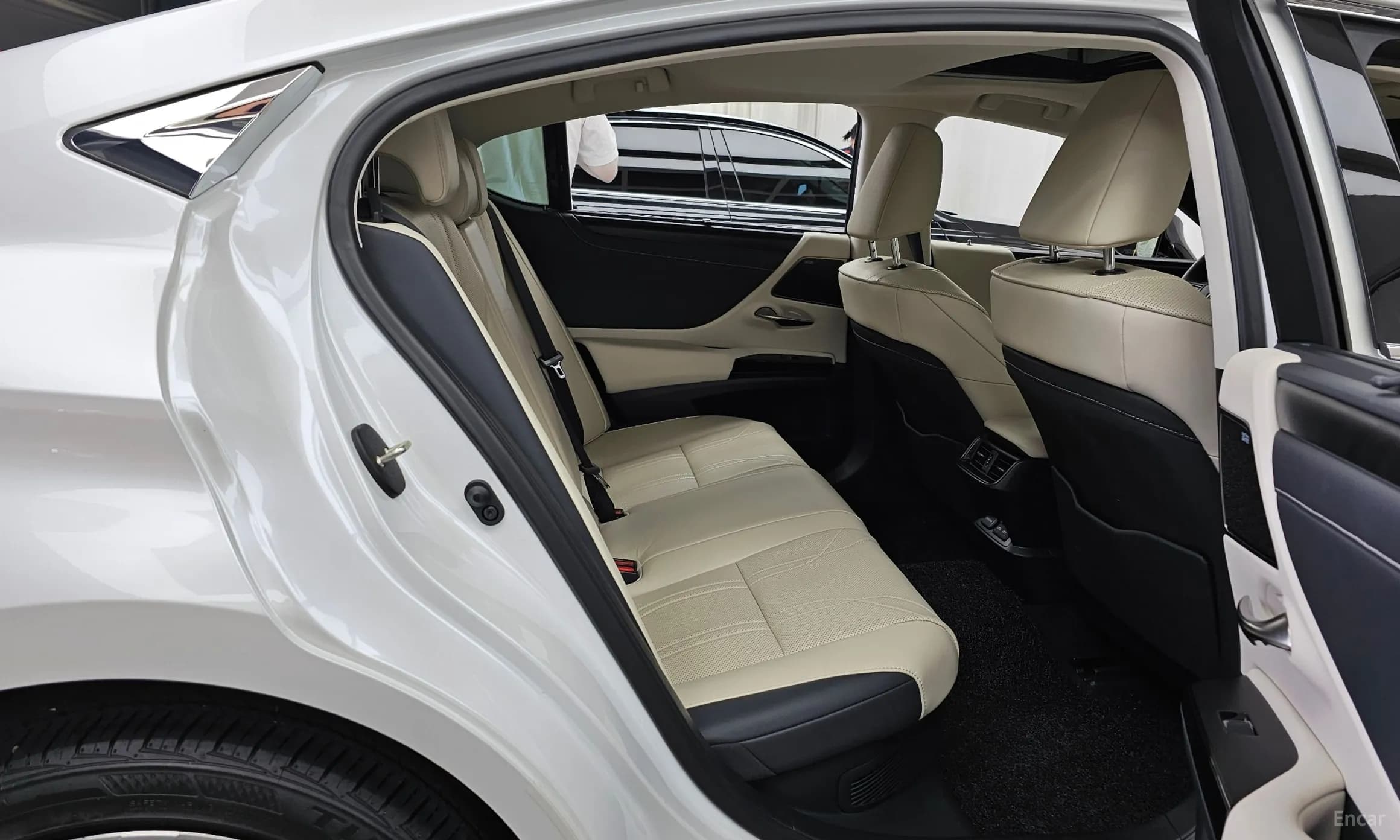 ES300h 7th Generation