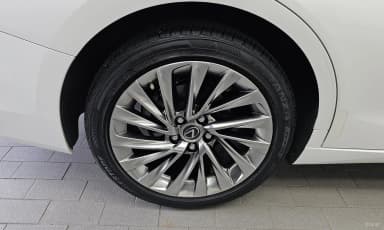ES300h 7th Generation