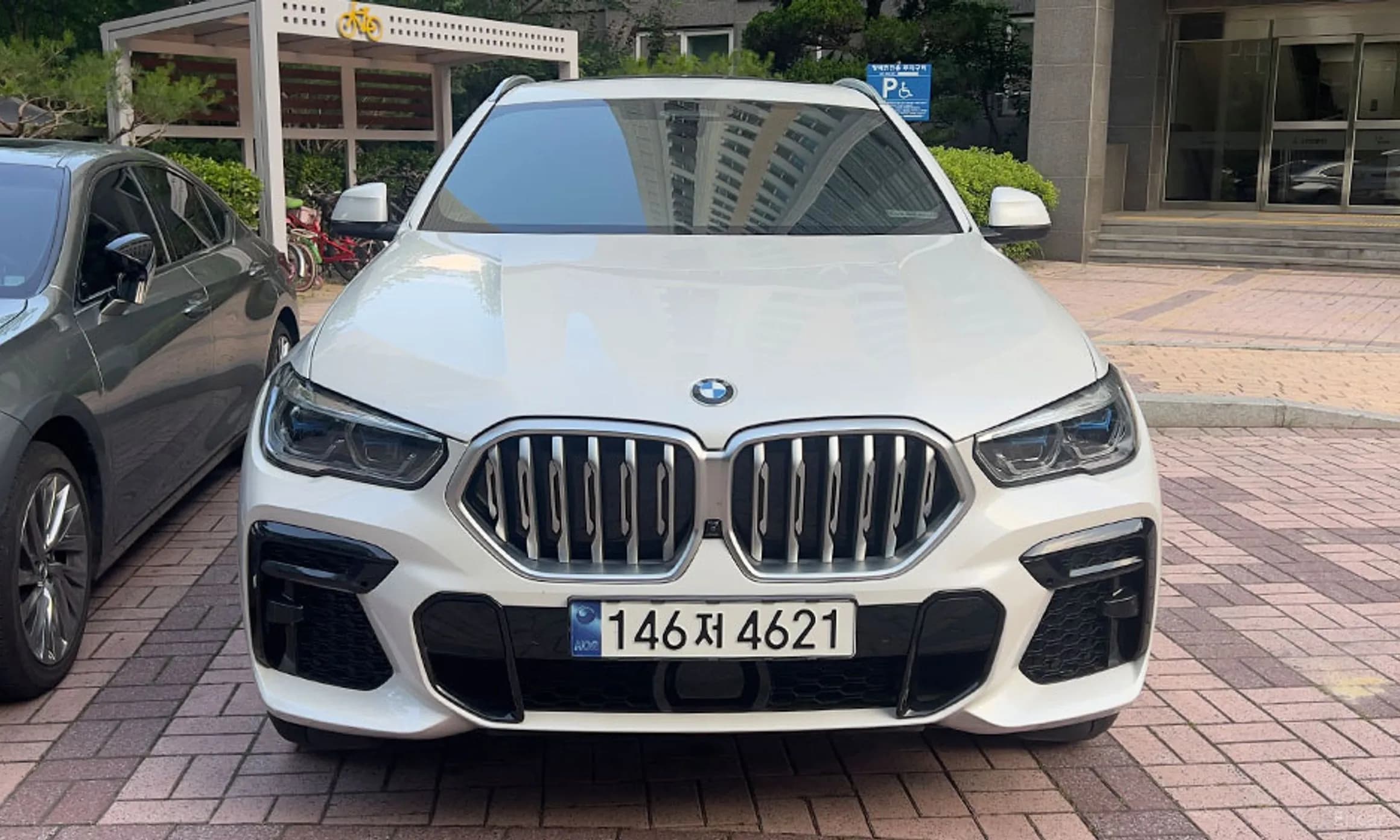 X6 (G06)