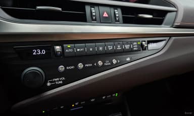 ES300h 7th Generation