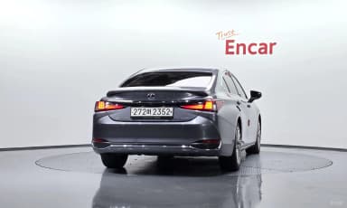 ES300h 7th Generation