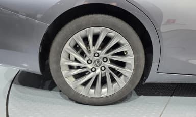 ES300h 7th Generation