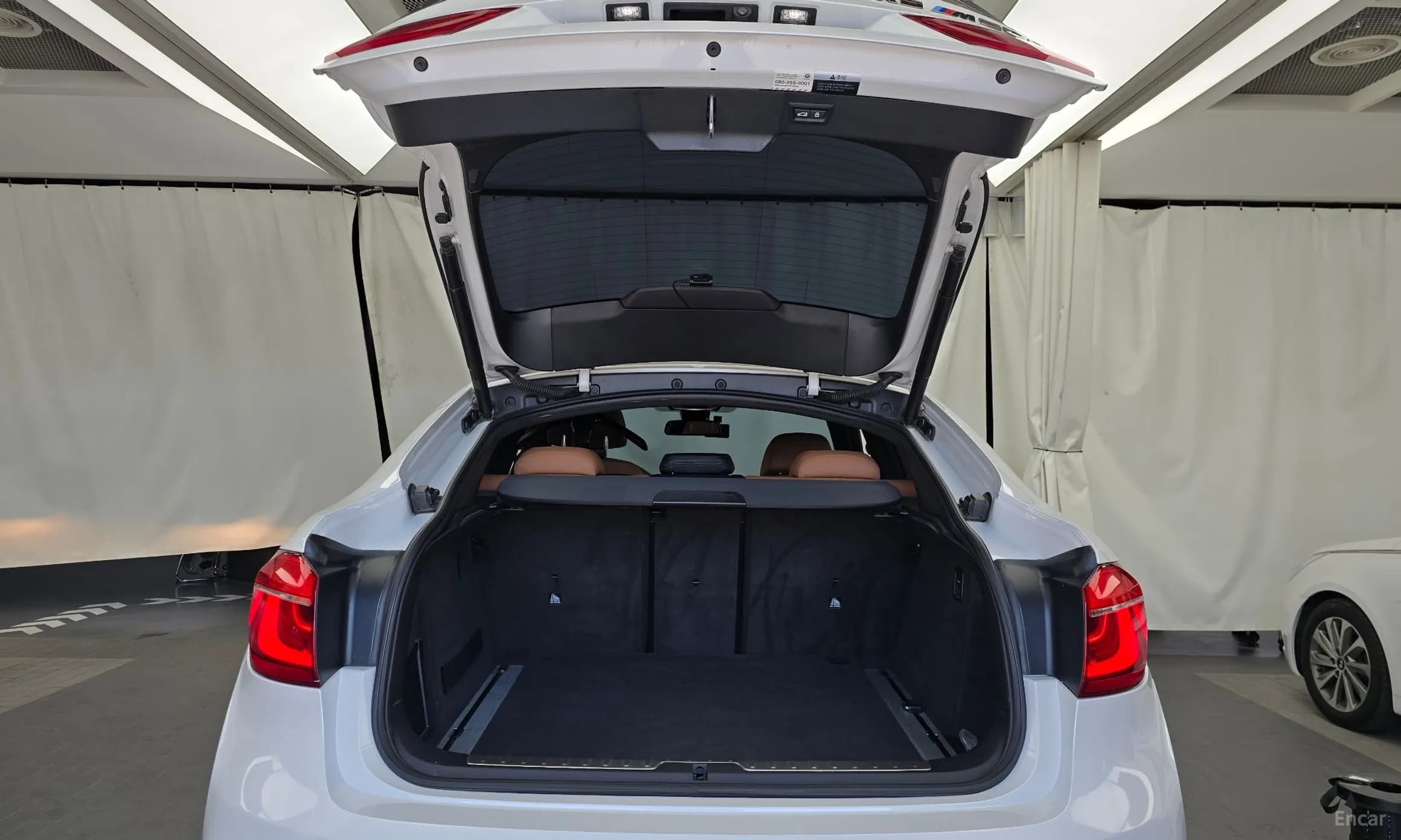 X6 (F16)