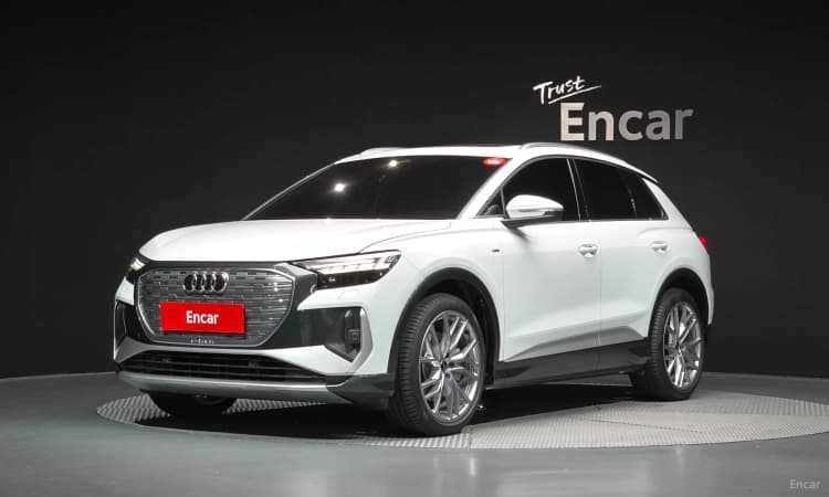 Q4 e-tron (F4)