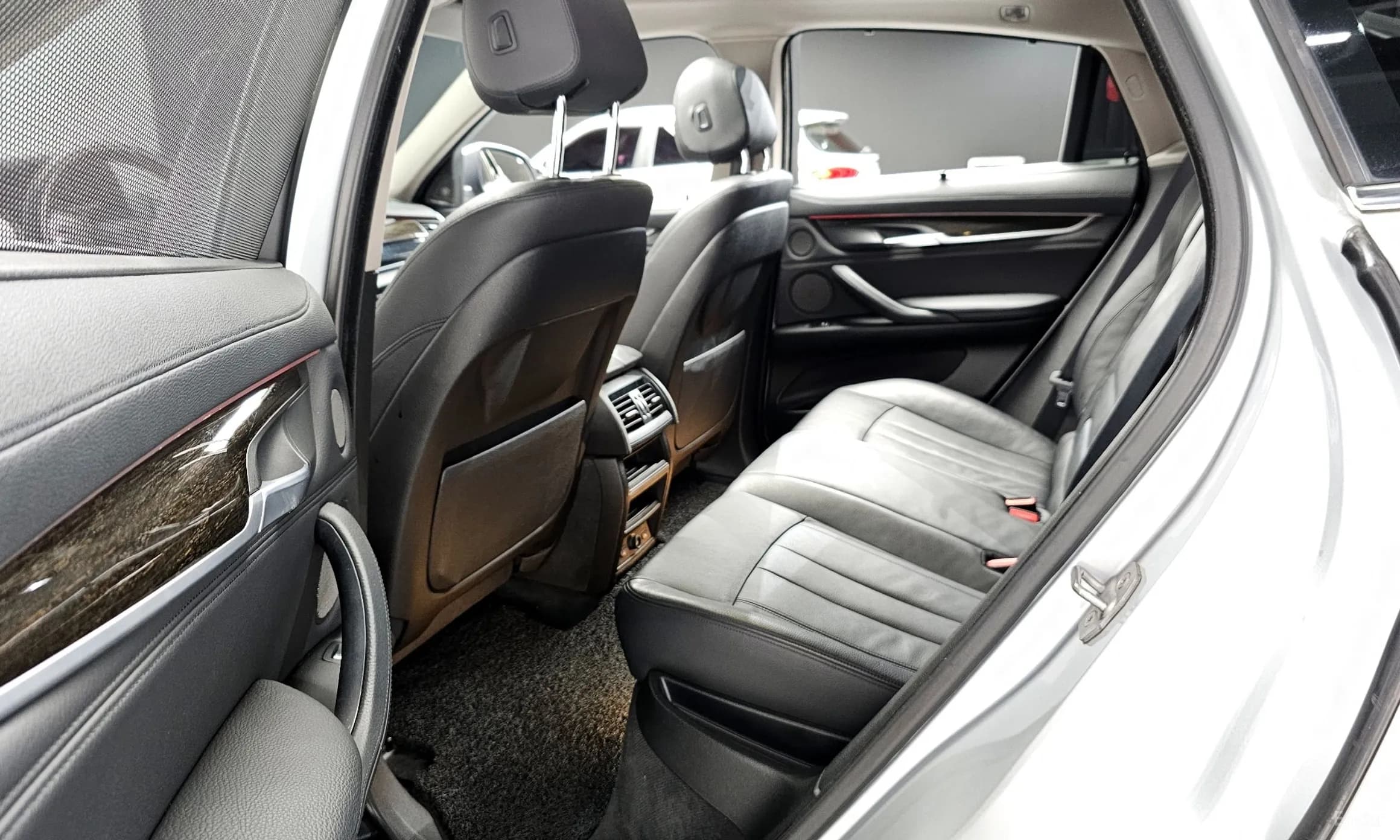 X6 (F16)