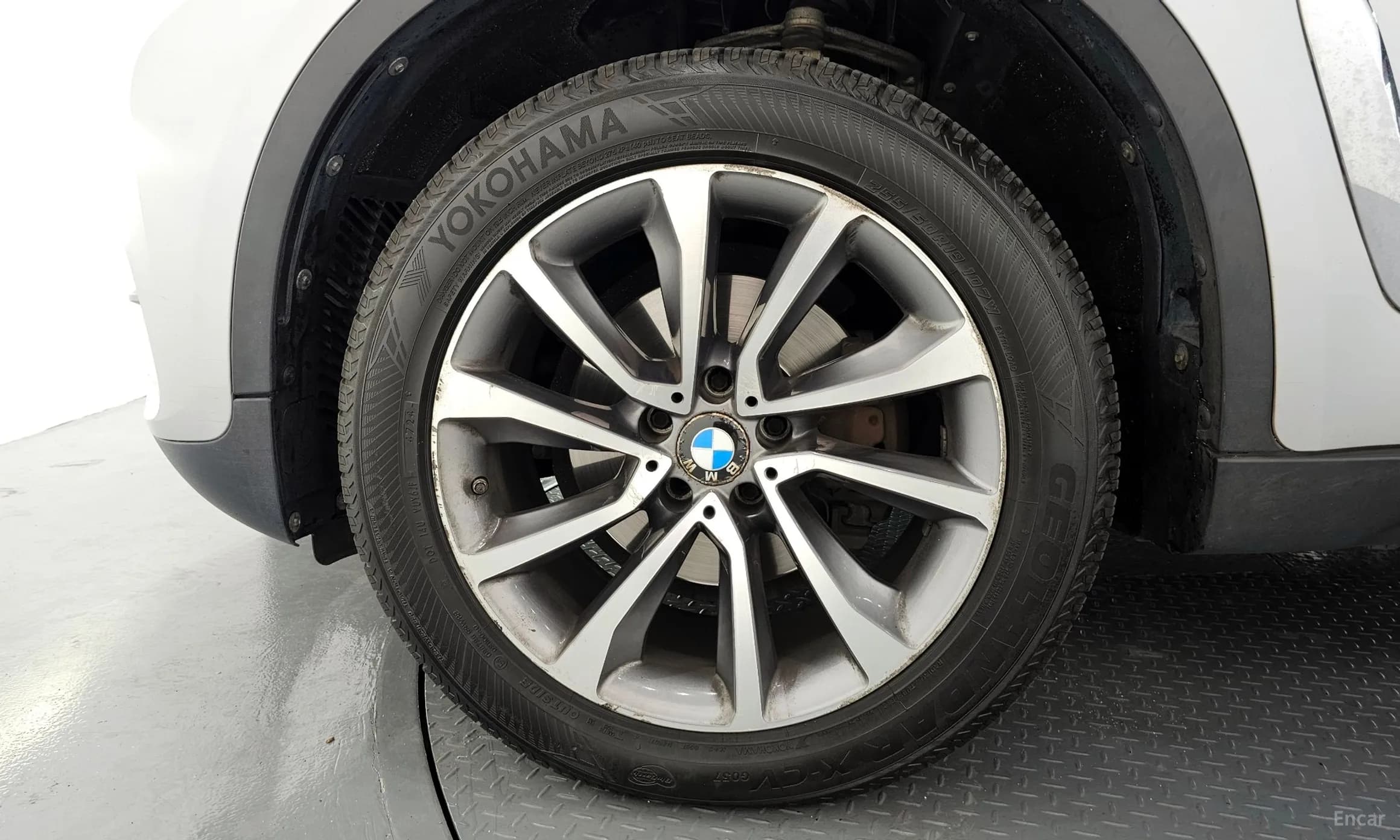 X6 (F16)
