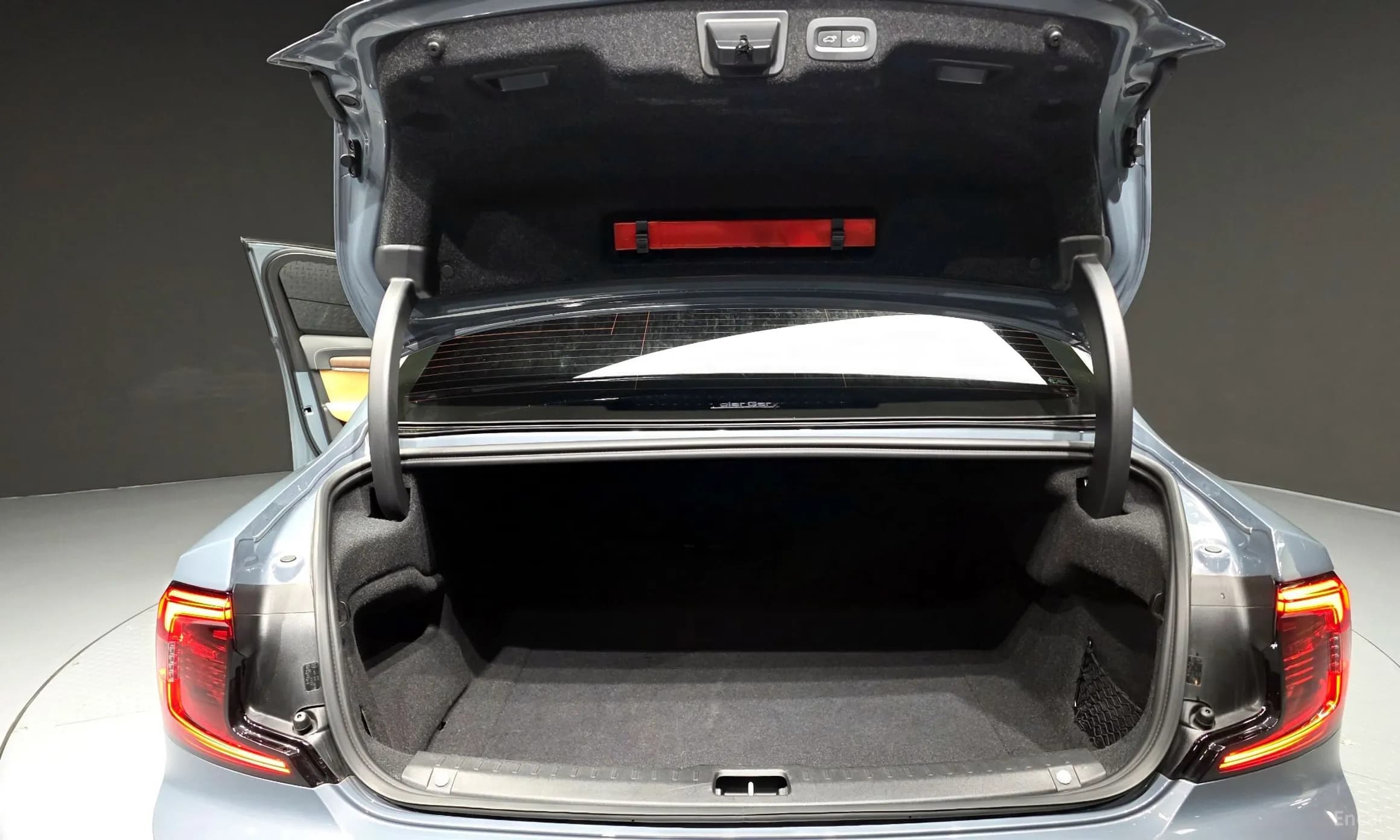S90