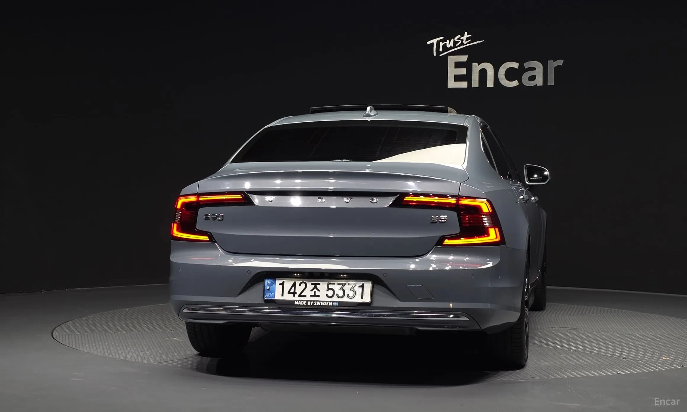 S90