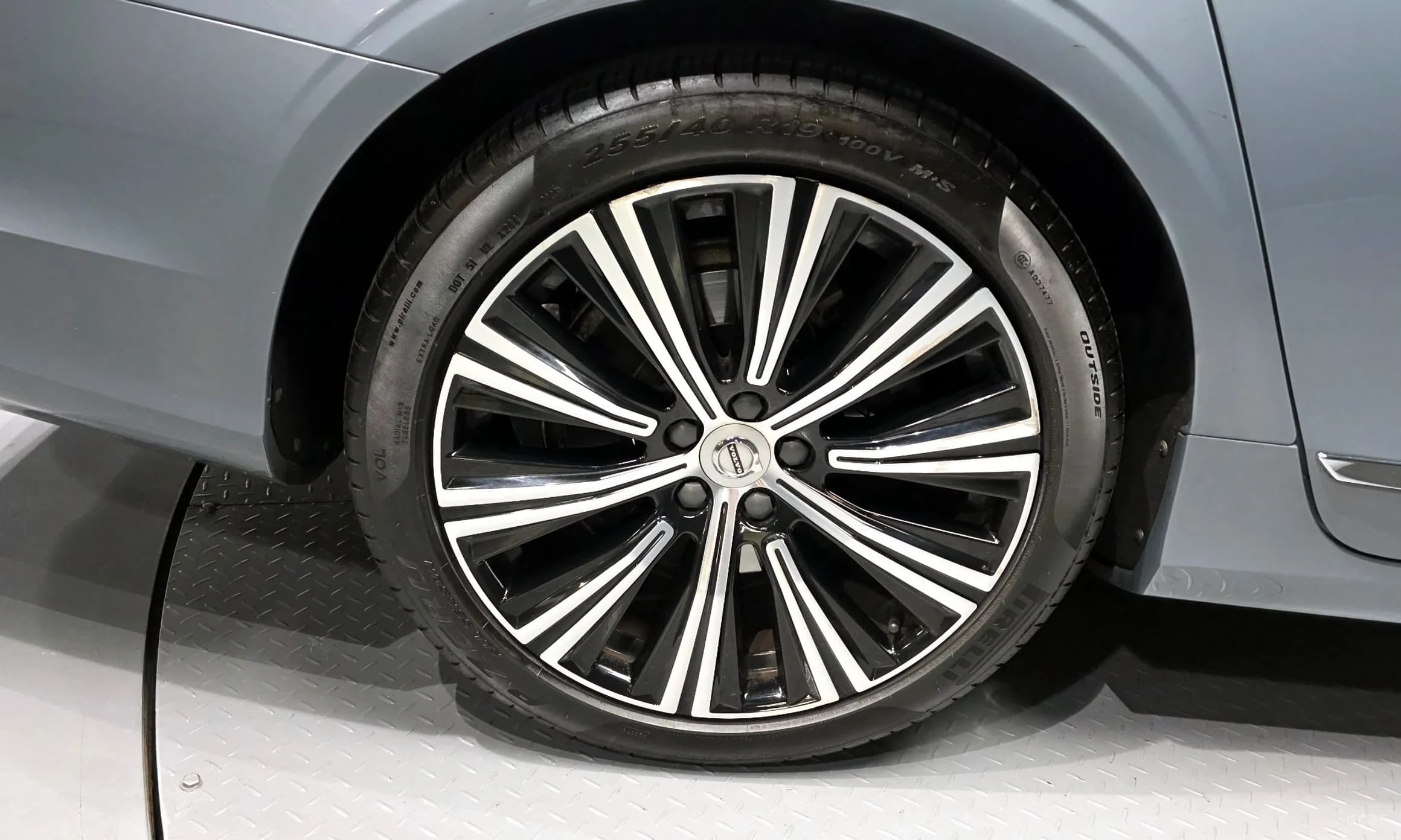 S90