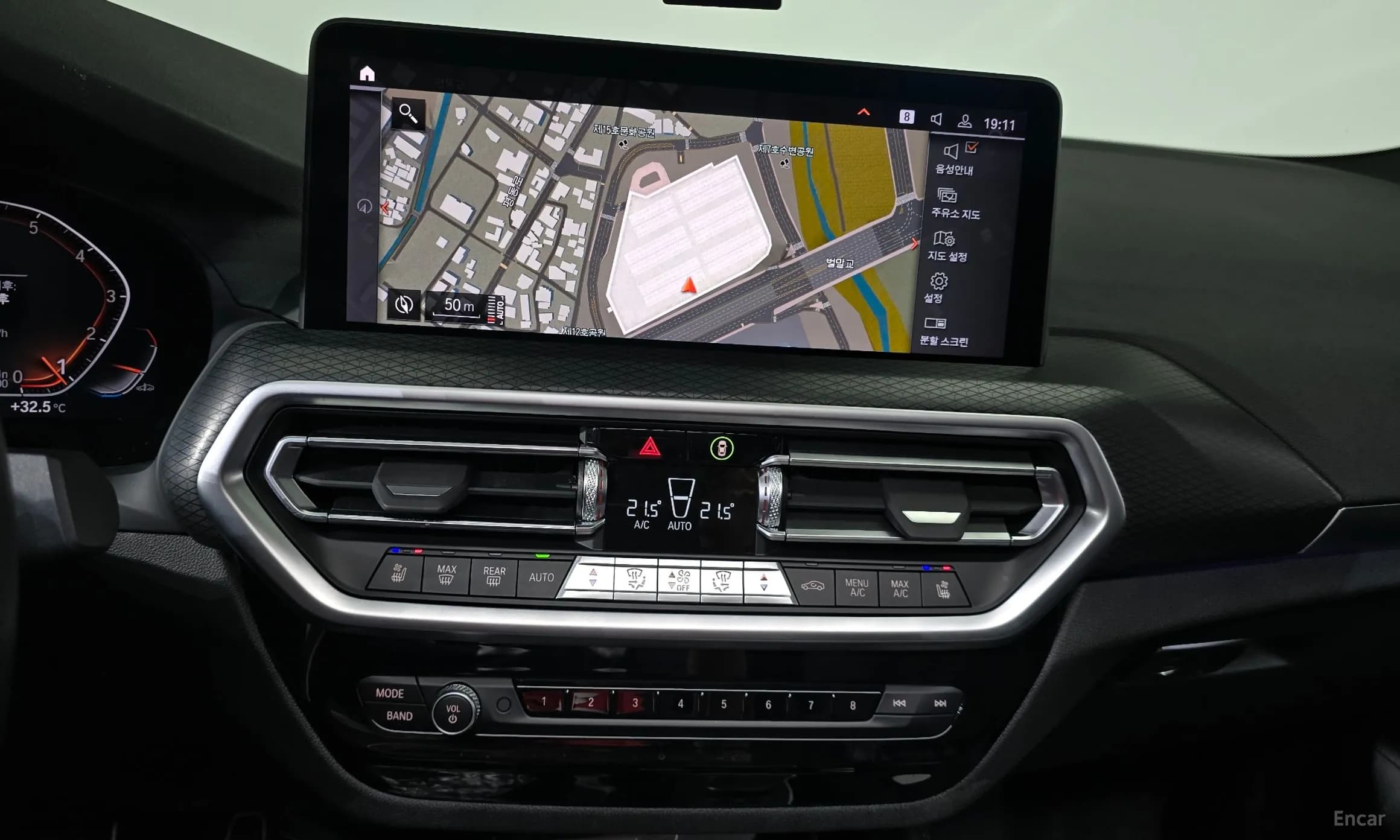 X4 (G02)