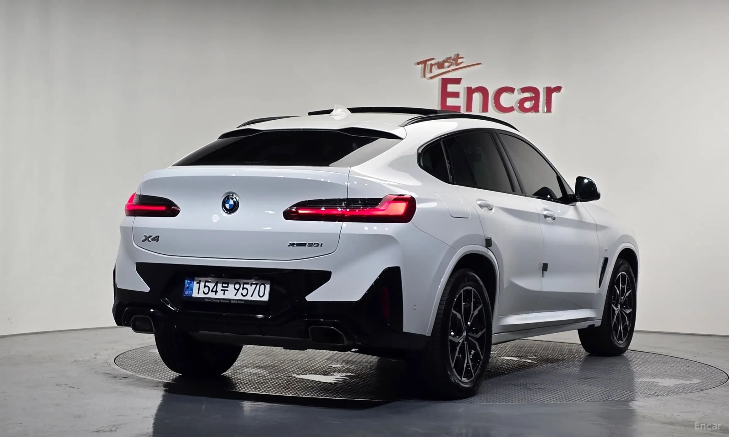 X4 (G02)