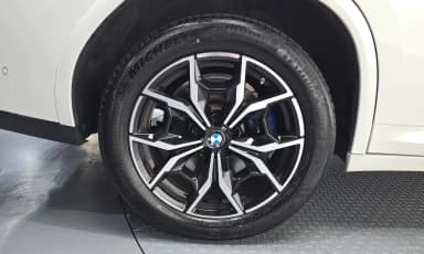 X4 (G02)