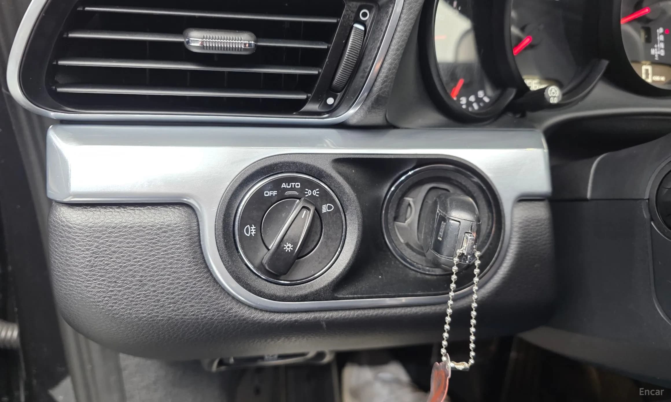 910