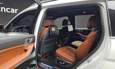 X7 (G07)