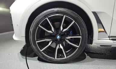 X7 (G07)