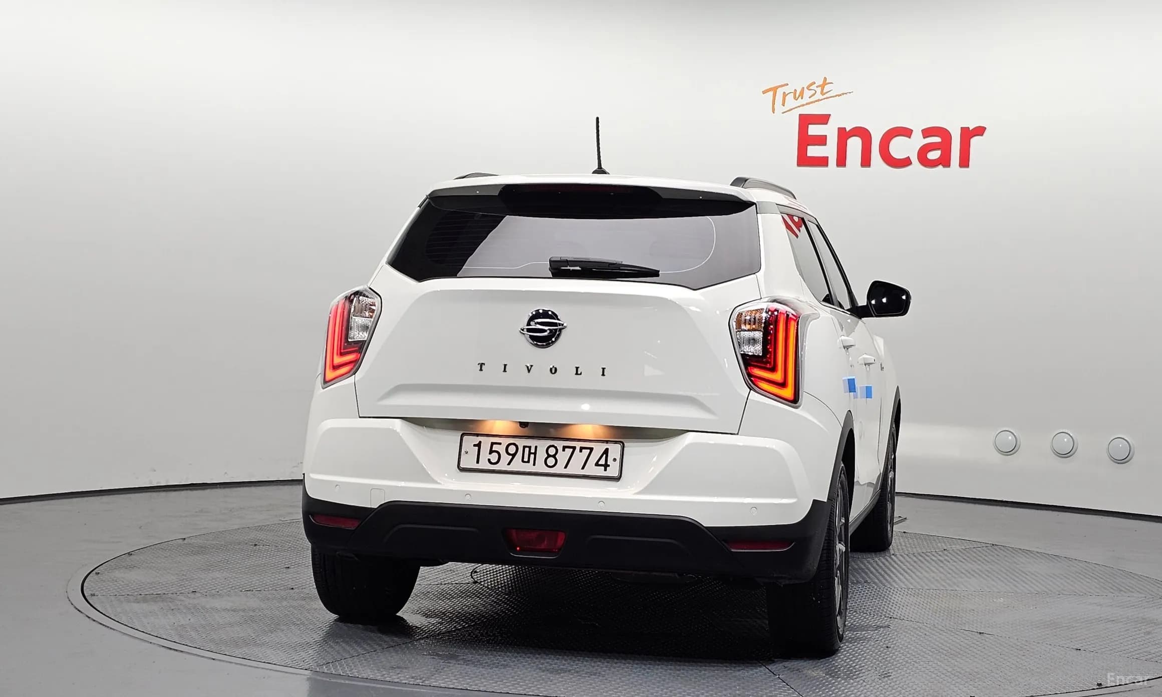Berry New Tivoli