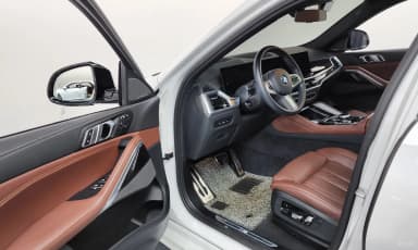X6 (G06)