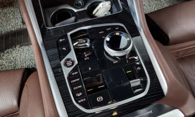 X6 (G06)