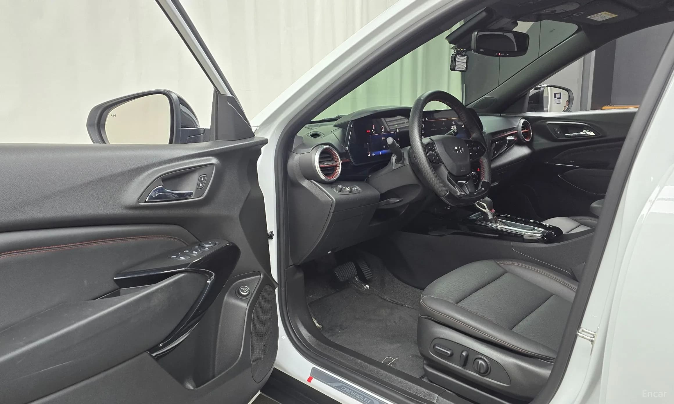 Trax Crossover