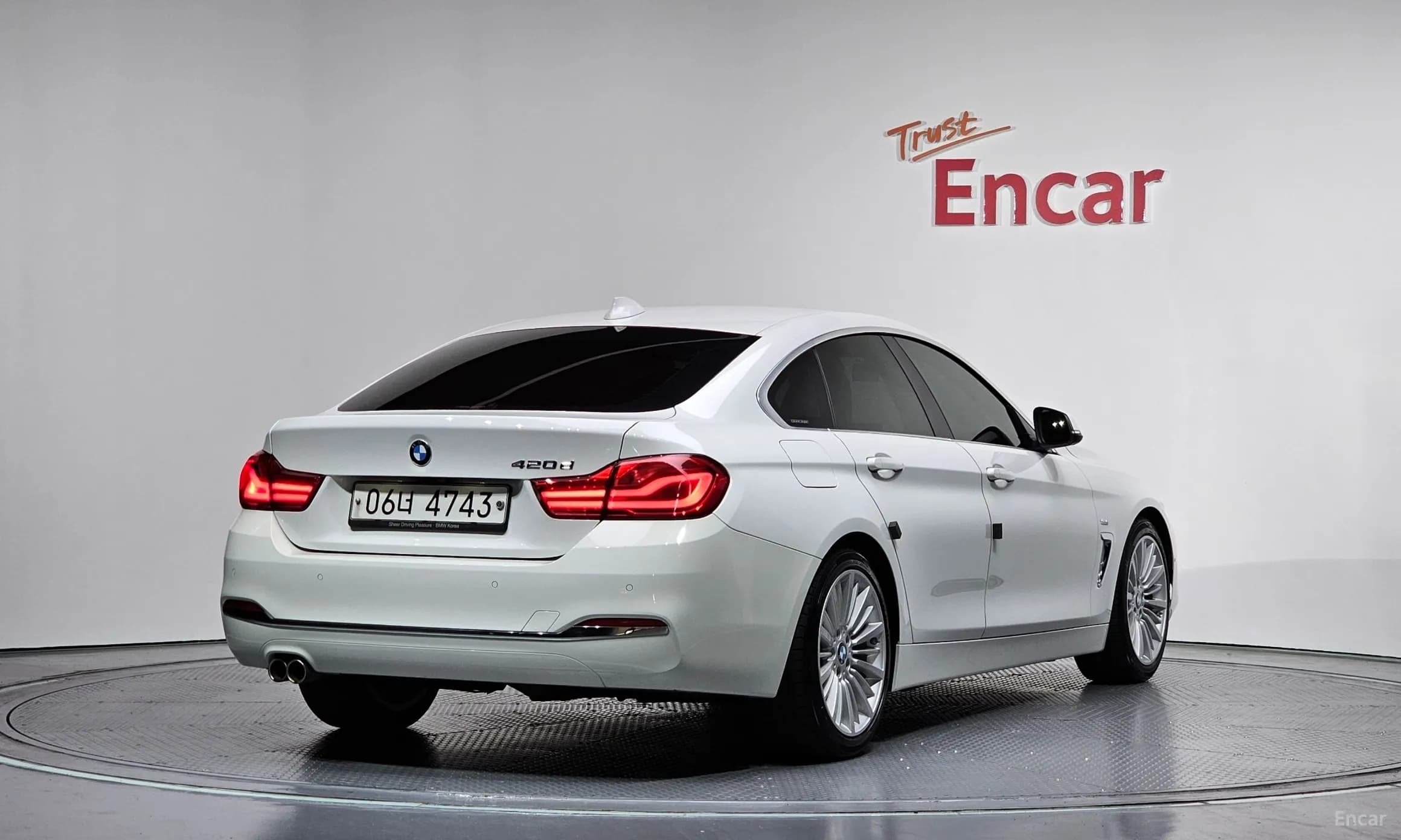 Series 4 (F32)