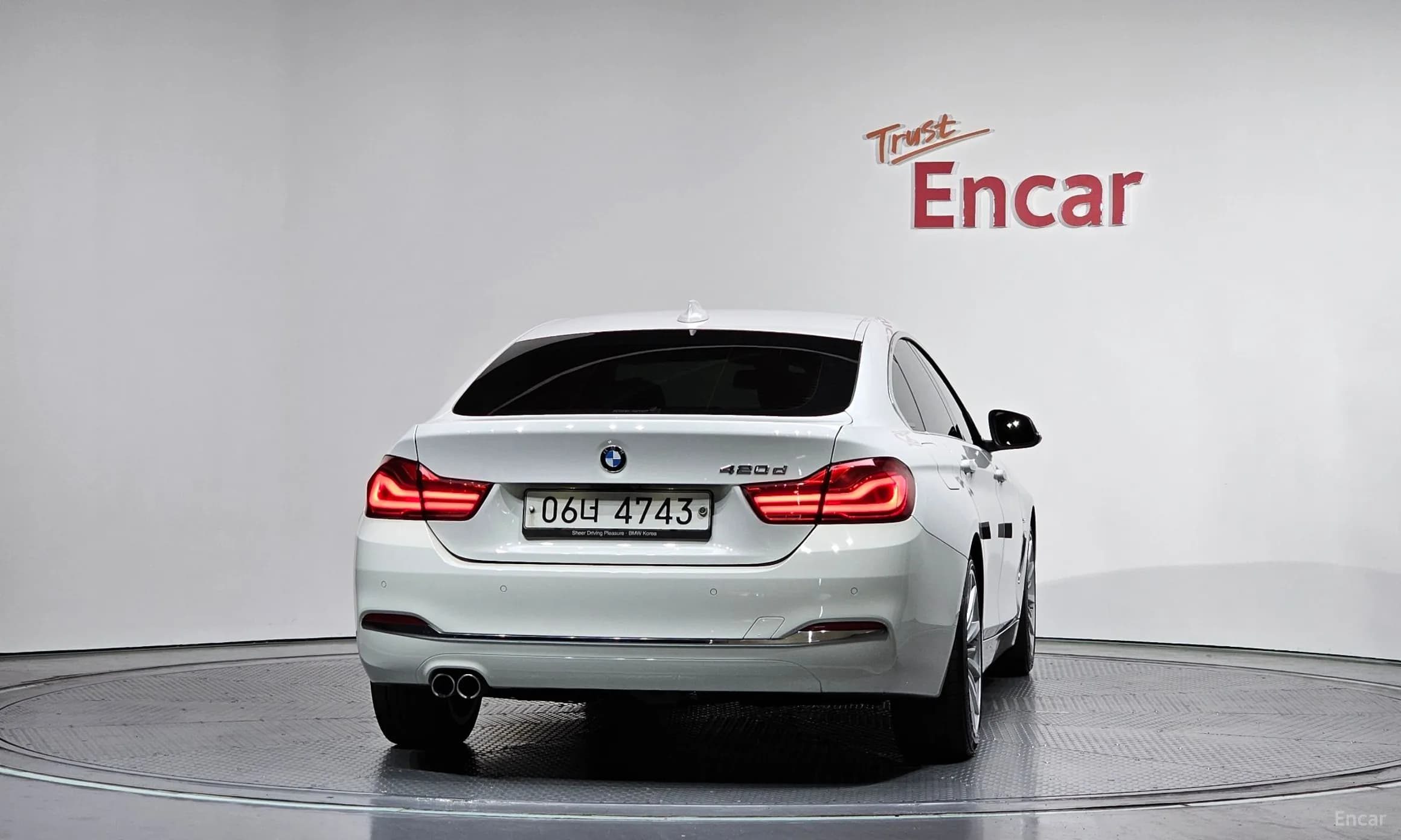 Series 4 (F32)