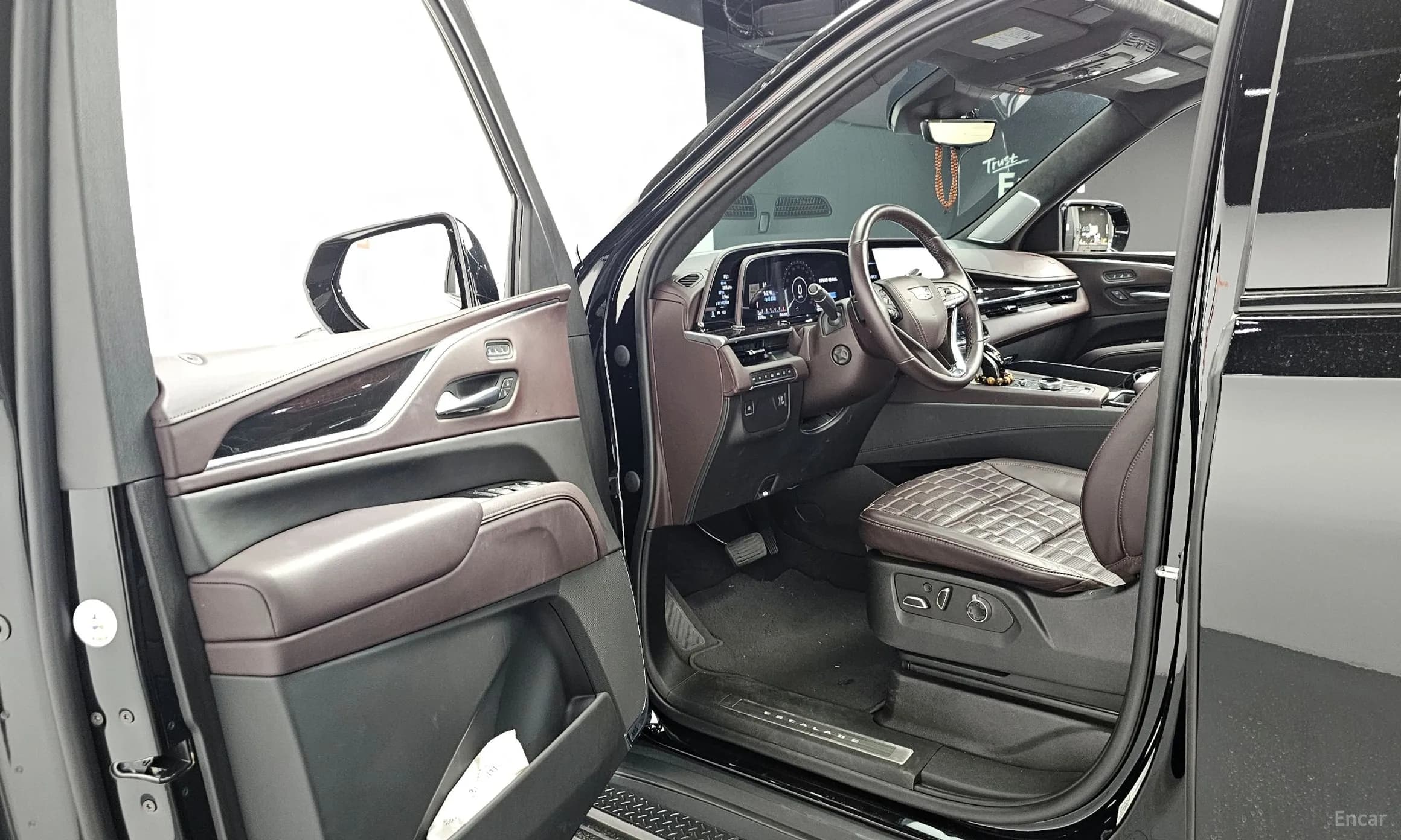 Escalade 5th Generation