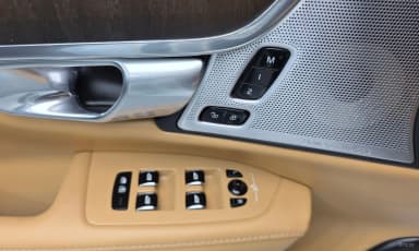S90