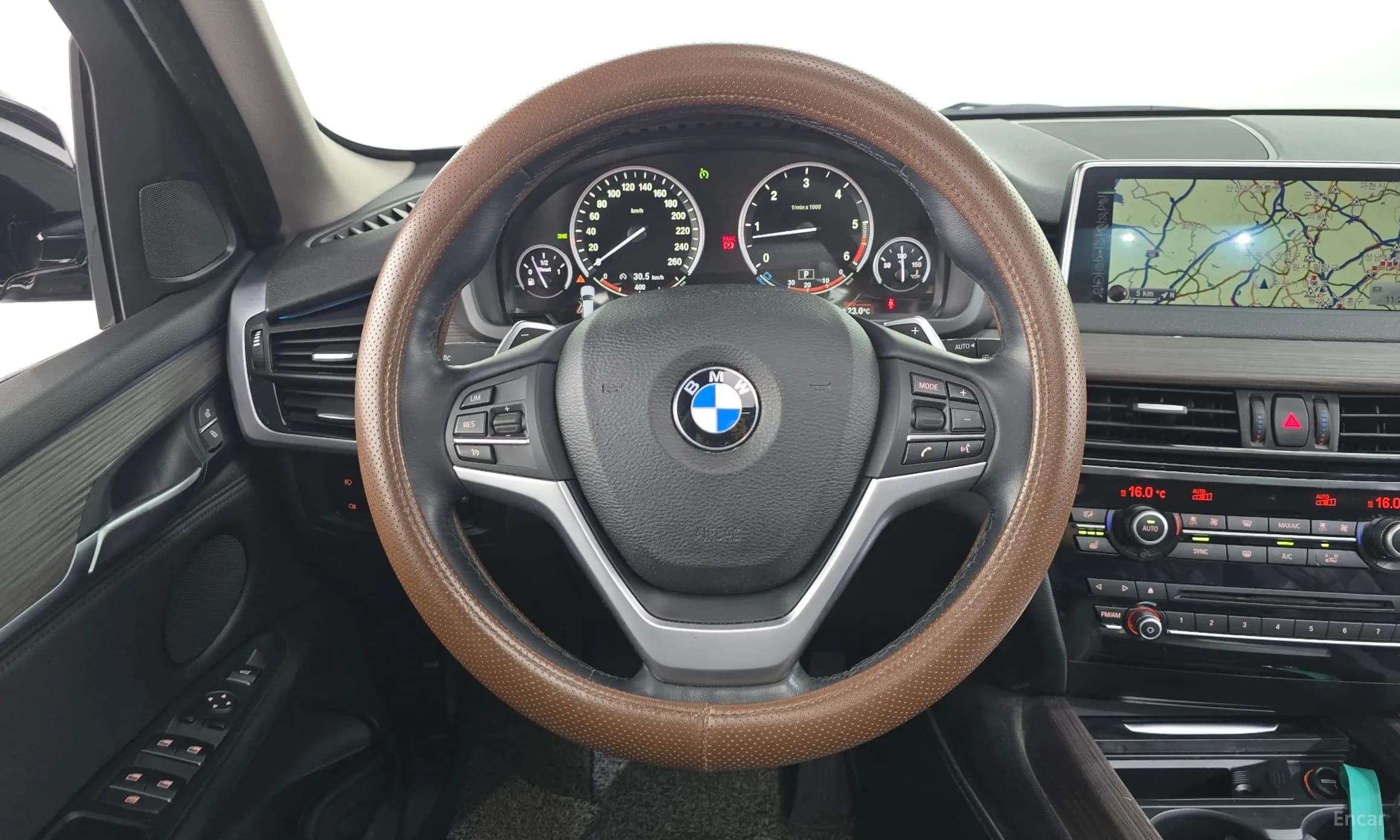 X5 (F15)