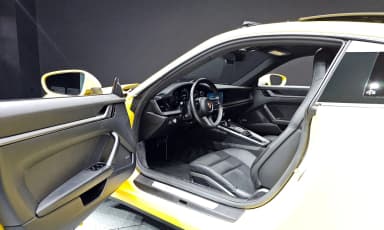 911 (992)