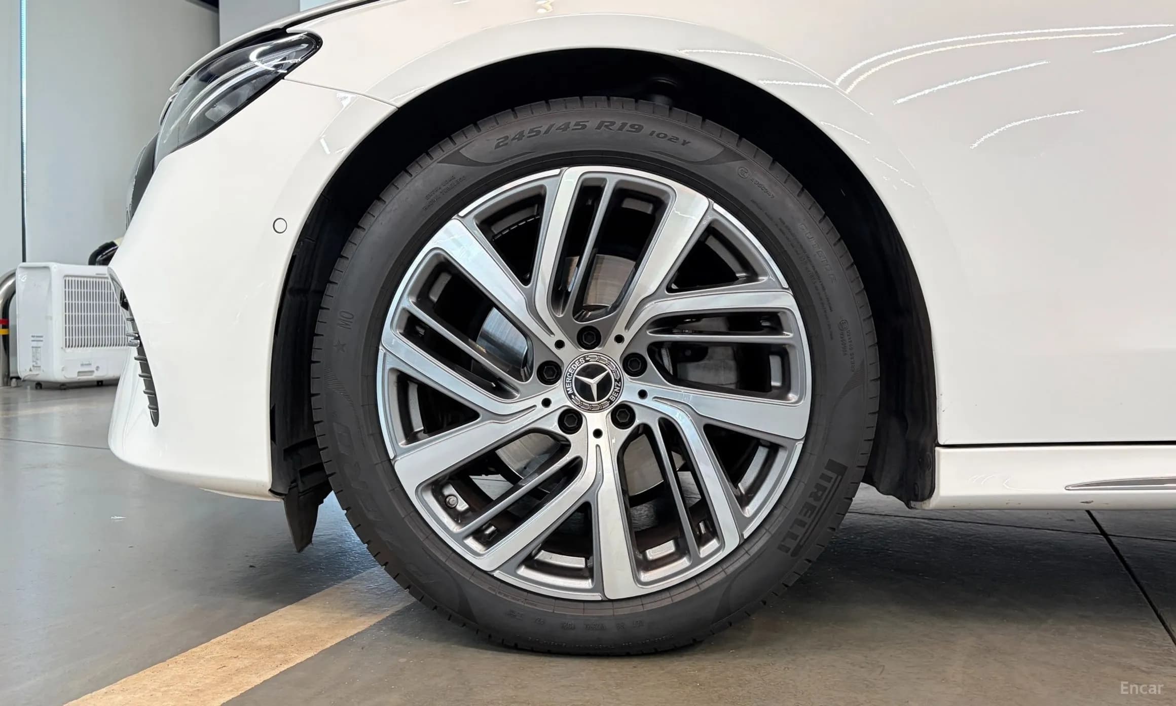 E-Class W214
