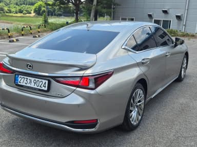 ES300h 7th Generation