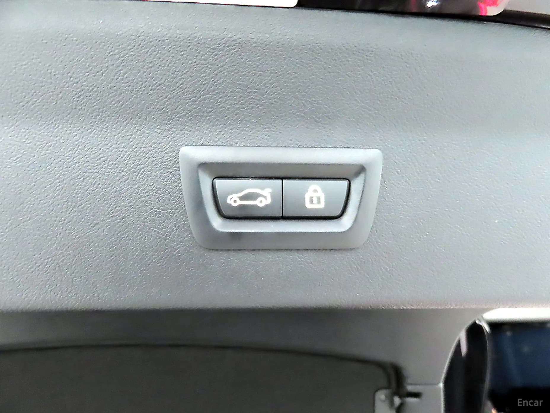 X4 (G02)