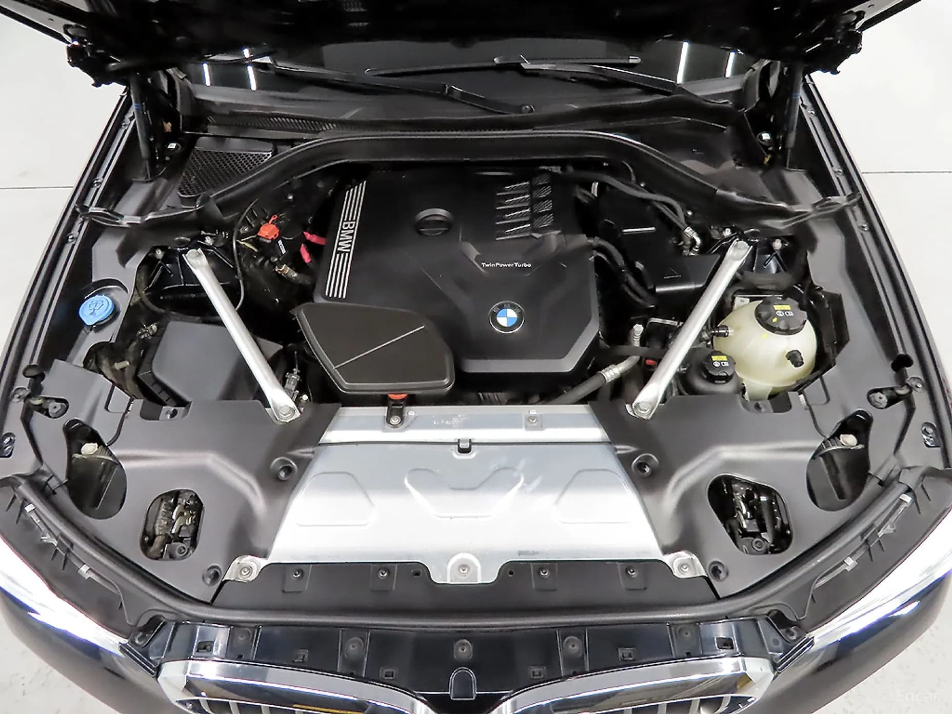 X4 (G02)