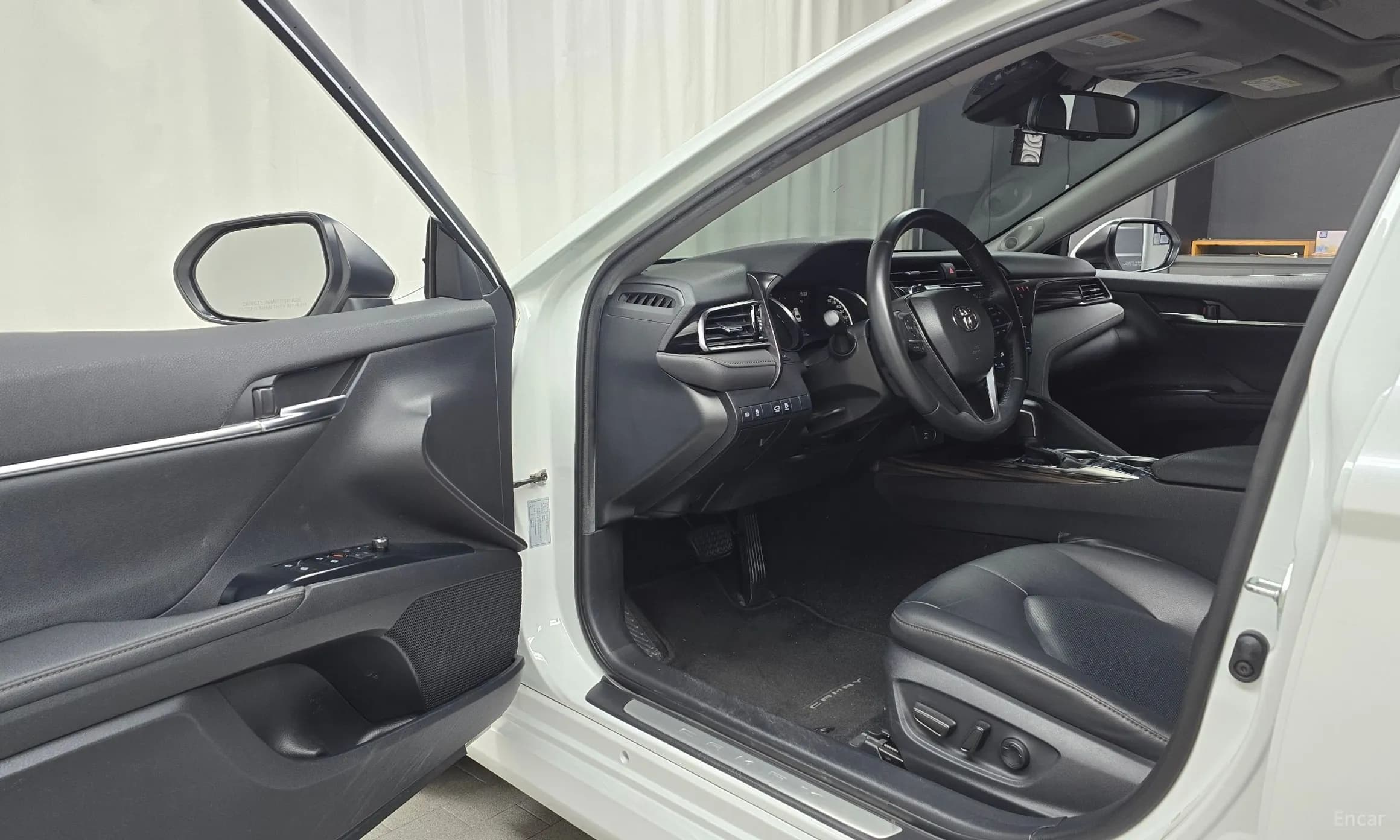 Camry (XV70)