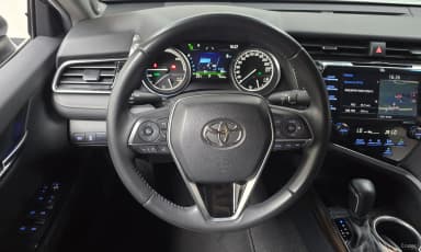 Camry (XV70)